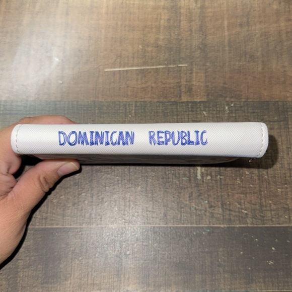 DOMINICAN REPUBLIC PUNTA CANA WOMEN’S ZIPPER WALLET - Picture 4 of 4